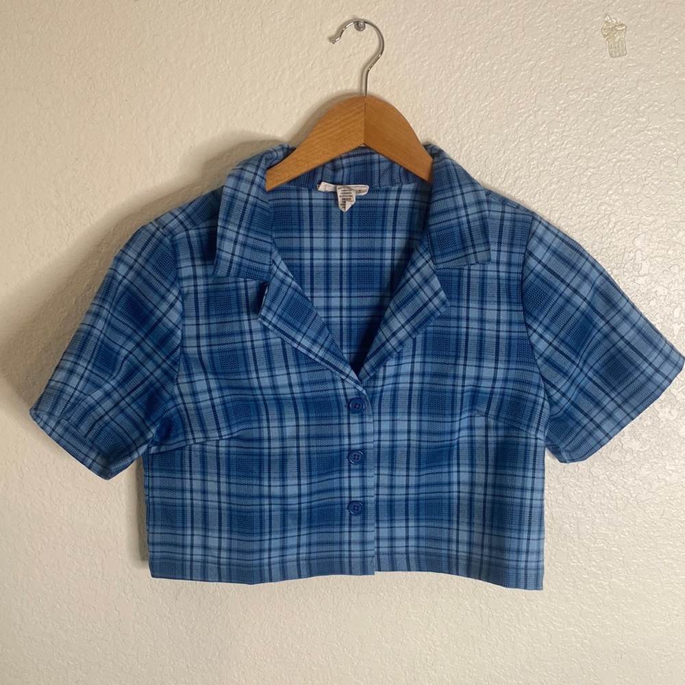 Full Tilt Plaid Button Down Crop Top Medium Blue
